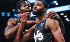 九游app下载-疯狂得分！魔术队球员在比赛中连续进攻