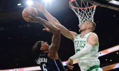 九游体育APP-凯尔特人鏖战魔术，戈贝尔关键制胜的简单介绍