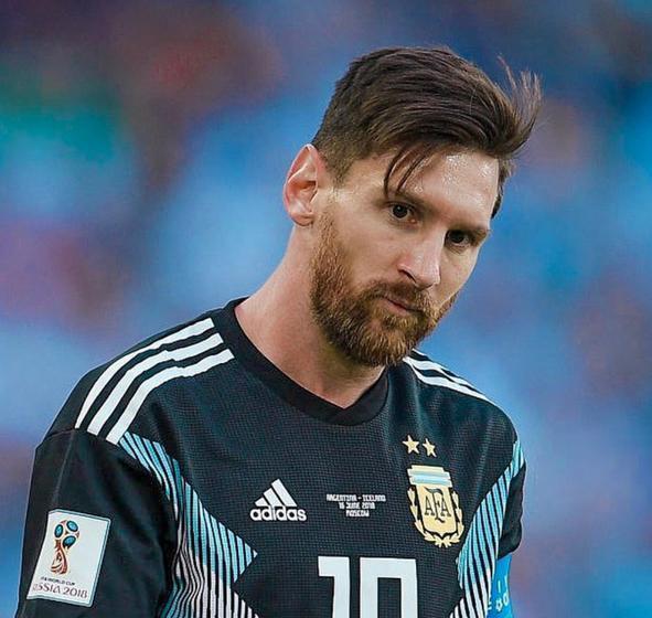 杜塞尔多夫球员努力奋战,赢得决定性胜利 杜塞尔多夫球员努力奋战,赢得决定性胜利