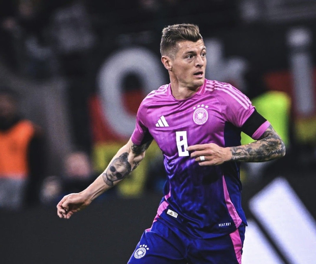 包含顶尖球队对阵，胜者将崭露头角的词条