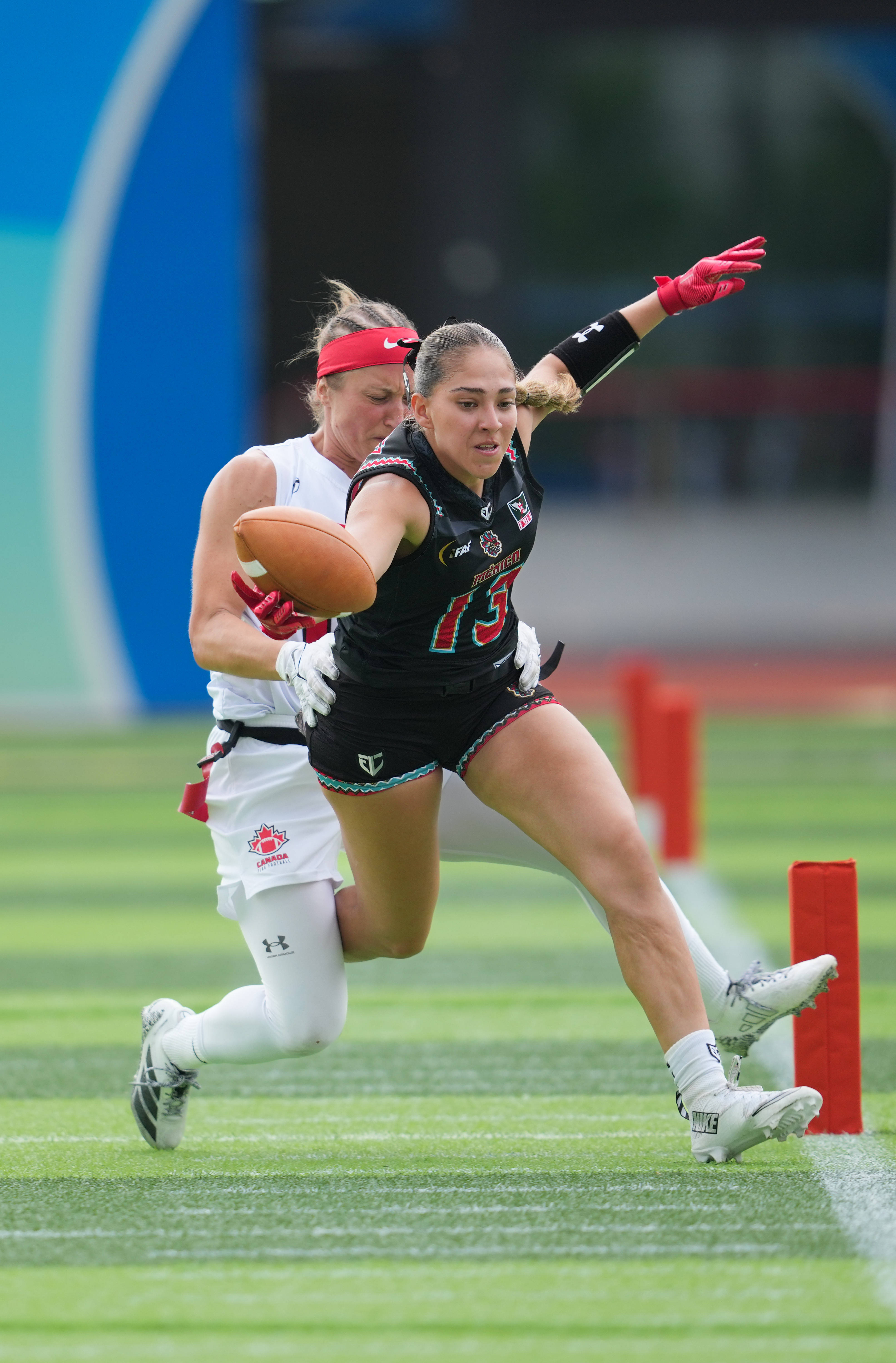 火爆足球场:墨西哥队喜获胜利的简单介绍 火爆足球场:墨西哥队喜获胜利的简单介绍