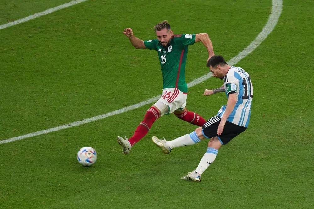 包含意大利队再次晋级，全力争夺世界杯冠军的词条