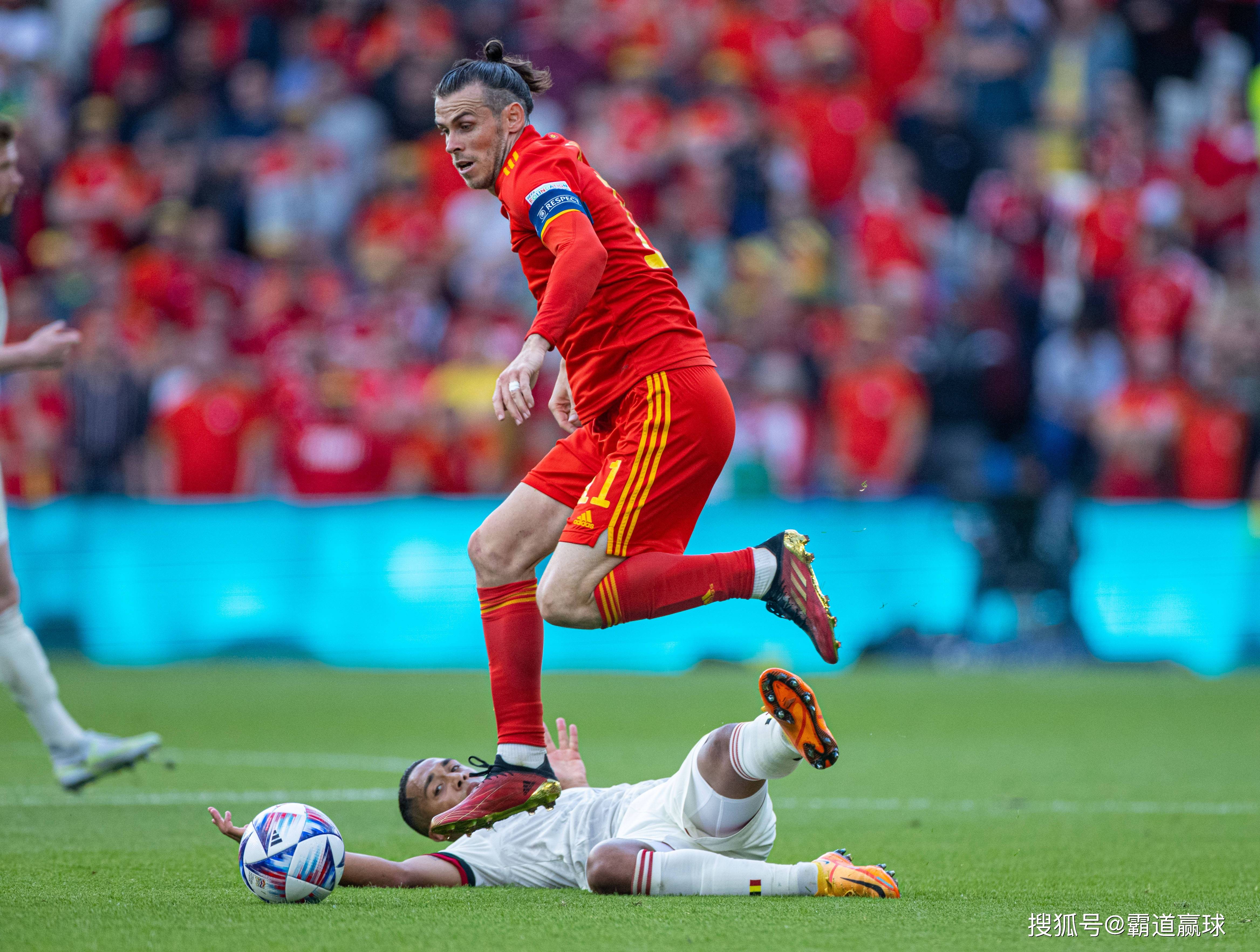 比利时队在欧预赛中表现出色，备受关注