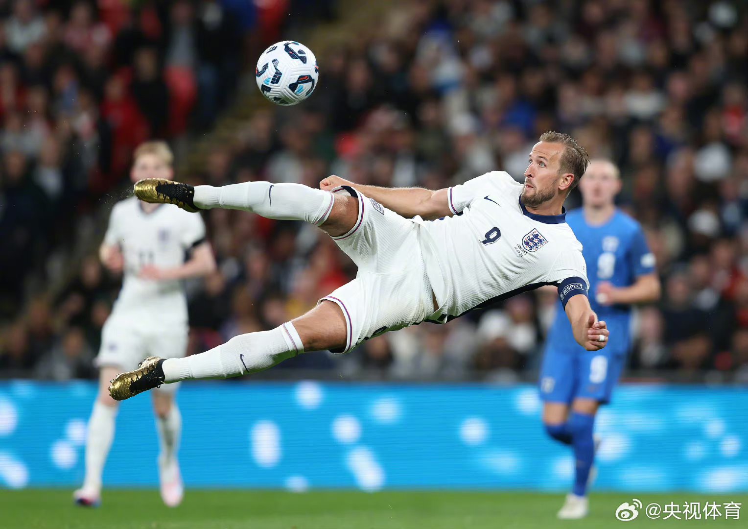 AC米兰完胜那不勒斯，凯恩统治全场的简单介绍