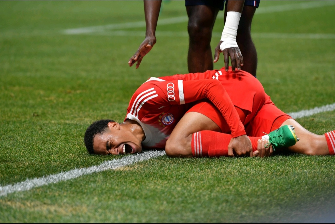 球员神勇表现,引领球队取得胜利 球员神勇表现,引领球队取得胜利