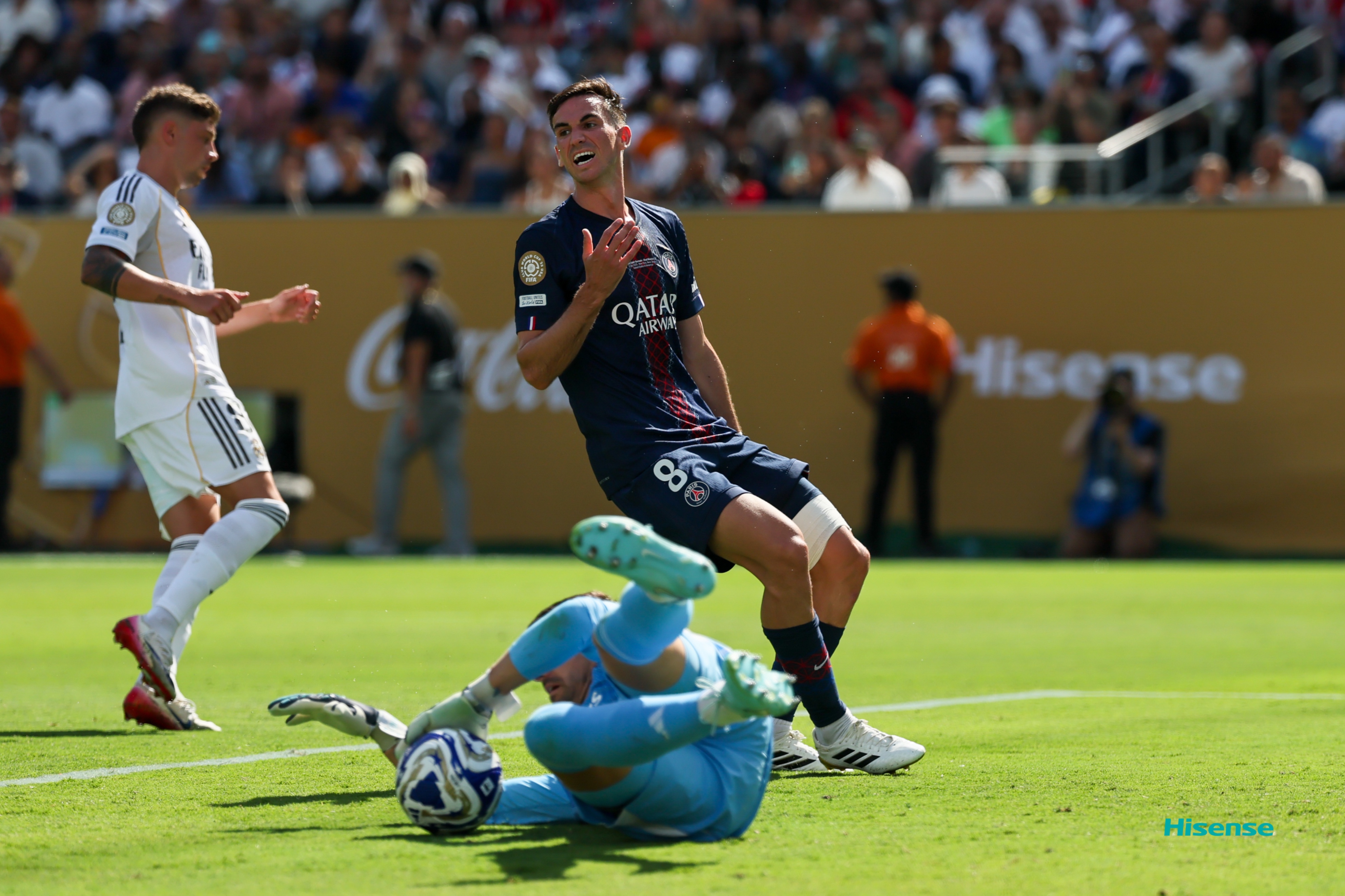 里尔客场大胜恩亚姆，法甲冠军争夺愈加激烈的简单介绍