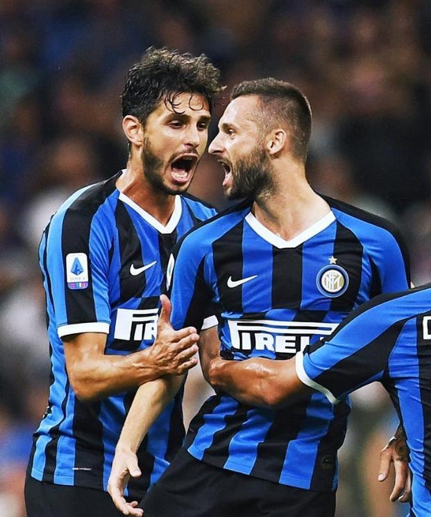 包含墨西哥轻取国际米兰，萨内关键制胜的词条