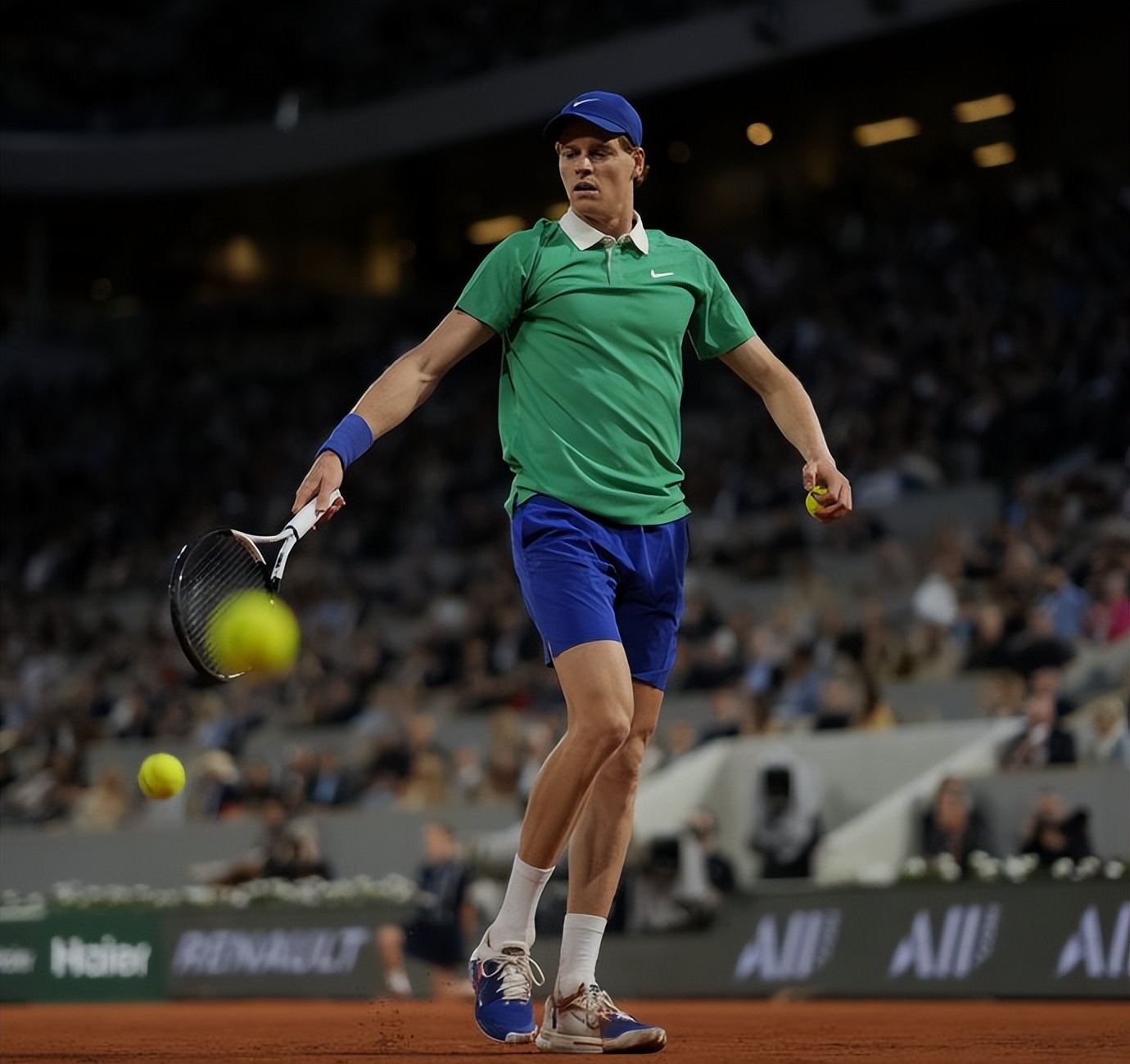 拉沃尔杯逆转法网，辛纳扛起全队