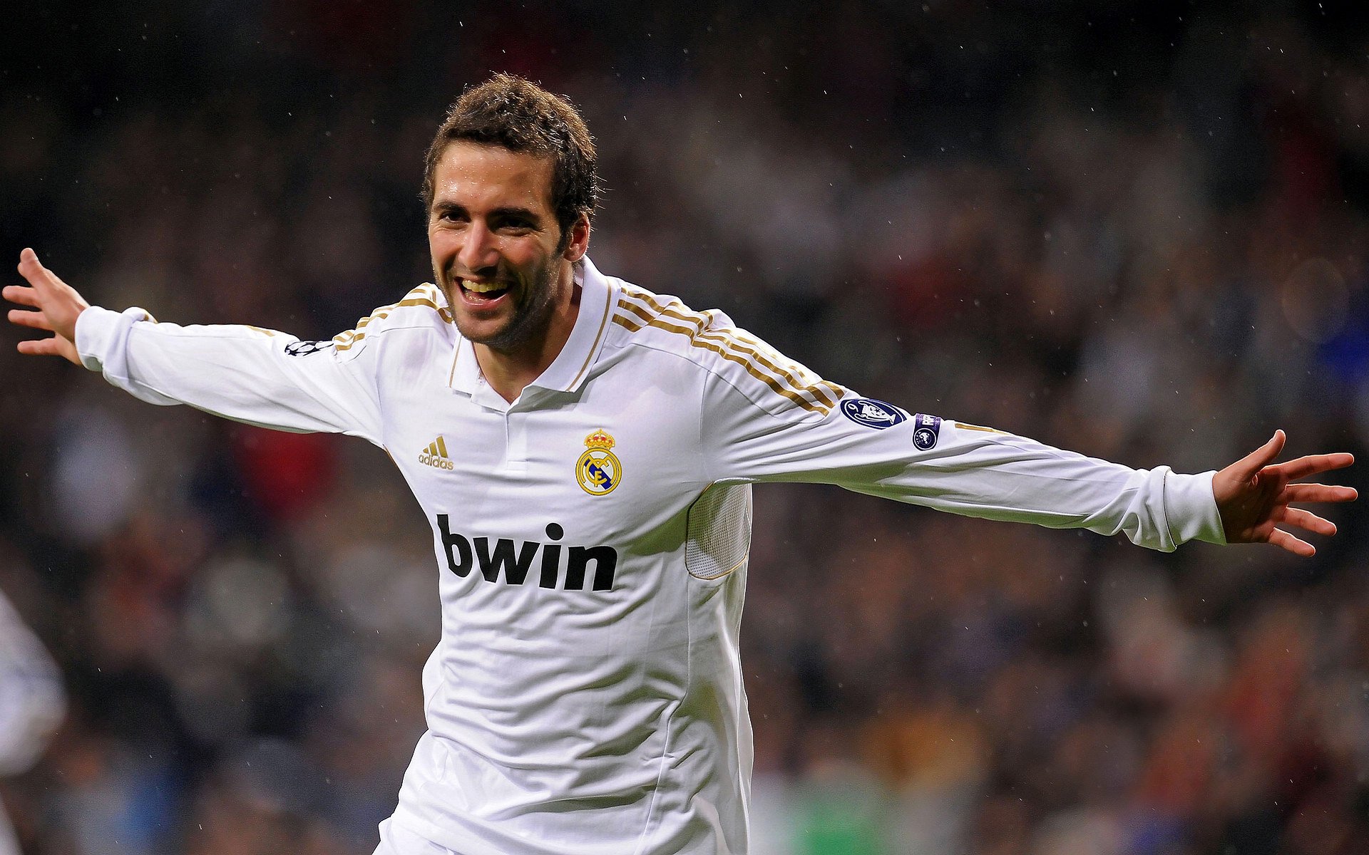 基米希高光映照中场艺术，哥伦比亚式碾压雷恩揭示现代足球战术进化