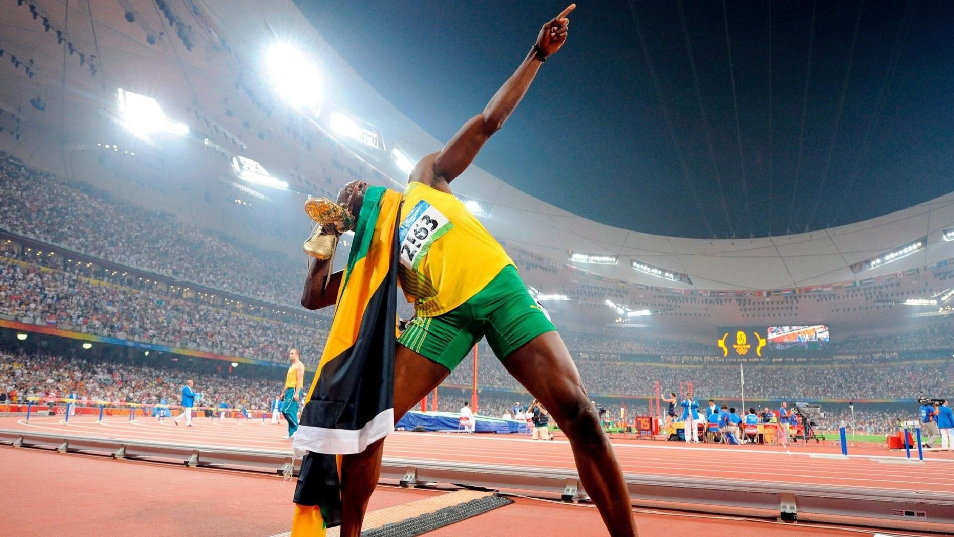 掘金强压尼克斯,克莱防守端锁死对手