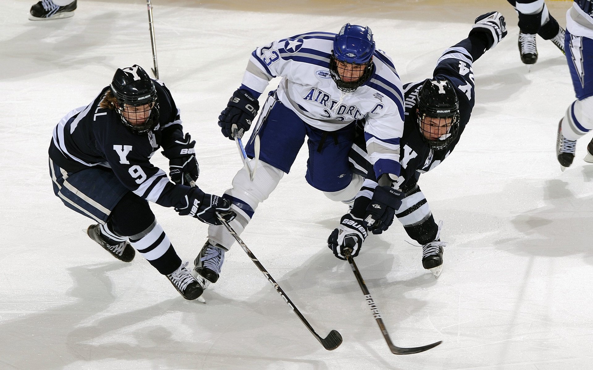 东决关键战之夜，杰伦·格林连续得分拉开差距，一战奠定巨星本色